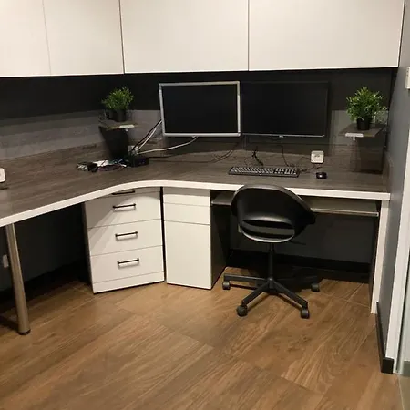 G76 Free Parking Apartman Krakkó