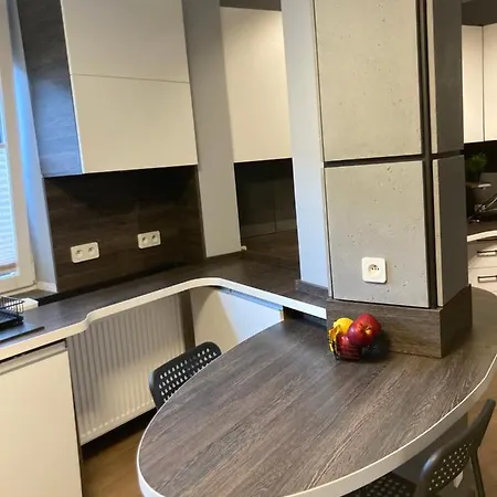 G76 Free Parking Apartamento Cracovia